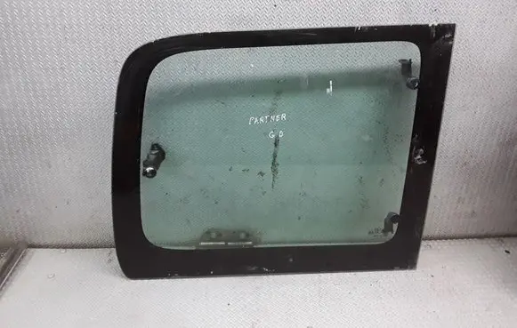 Peugeot Partner Rear side window