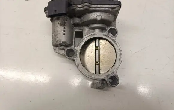 Mini Cooper Countryman F60 Throttle valve 7618838