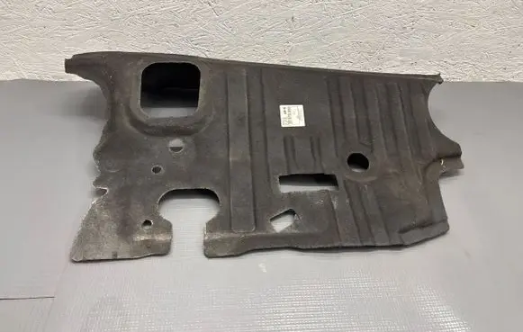 Engine bonnet/hood sound/heat insulation