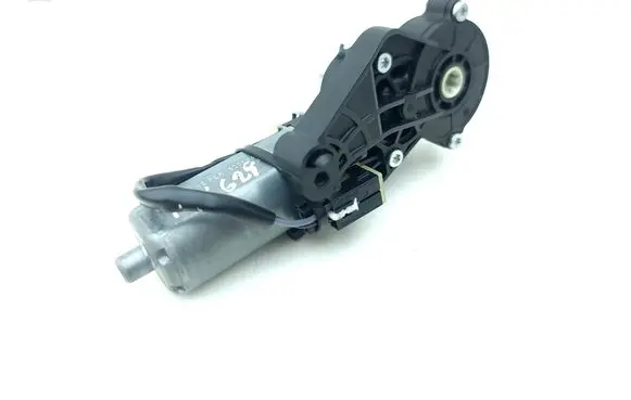 Mercedes-Benz C W204 Seat adjustment motor 0390203209