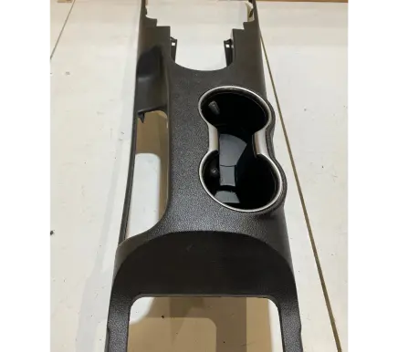 Ford Mustang VI Center console FR3B63044E50A