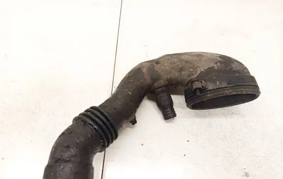 BMW X3 E83 Air intake hose/pipe 7790552