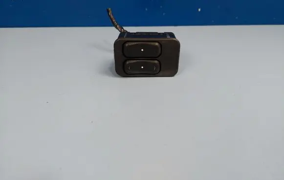 Opel Zafira A Electric window control switch 90561088 13363201