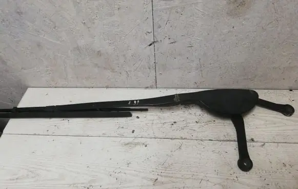 BMW 5 E39 Front wiper blade arm
