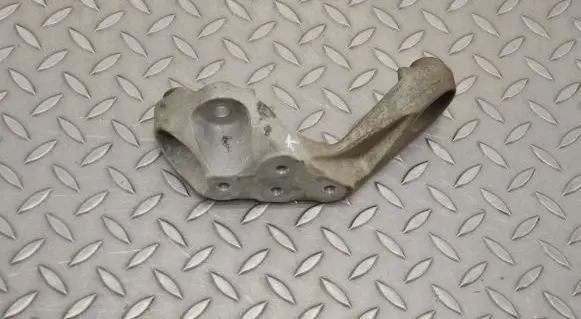 Opel Mokka Engine mounting bracket