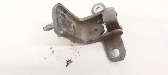 Suzuki Grand Vitara II Rear door lower hinge 