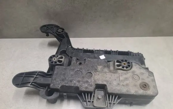 Skoda Superb B6 (3T) Battery tray 1K0915333