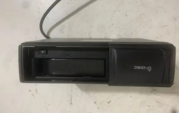 Volkswagen Touareg I CD/DVD changer 1J6035111