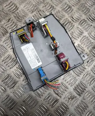 Mercedes-Benz E W213 SAM control unit A2139002808 5DK01077606 A2139025004