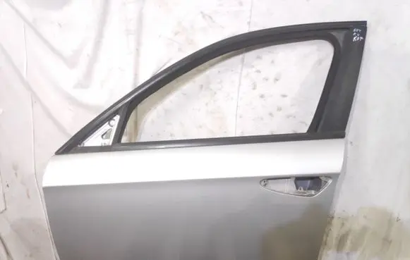 Alfa Romeo 159 Front door 565A