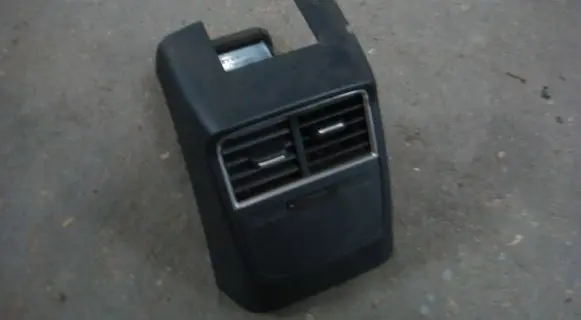 Audi A3 S3 8V Rear air vent grill 