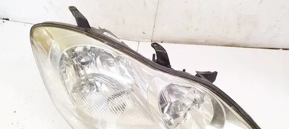 Toyota Avensis Verso Headlight/headlamp