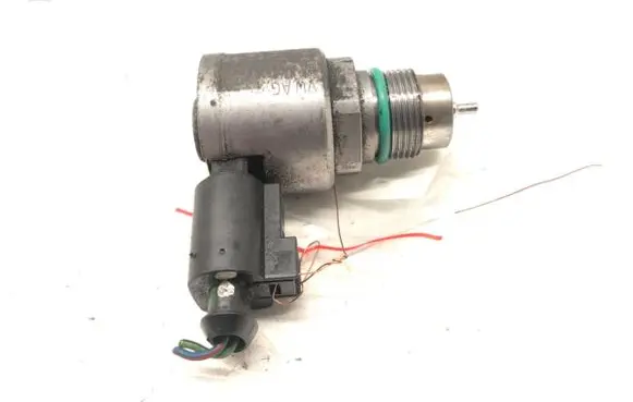 Skoda Rapid (NH) Fuel pressure regulator 