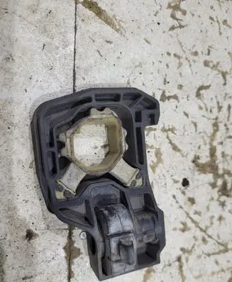 BMW 4 F32 F33 Radiator mount bracket P3652002