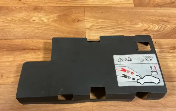 Audi A6 S6 C6 4F Battery box tray cover/lid 4F0915429C
