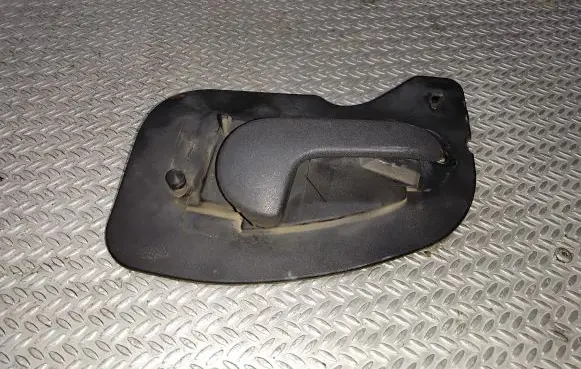 Opel Combo C Front door interior handle 13104264G