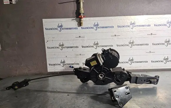 Peugeot 807 Sliding door motor assembly 16835852