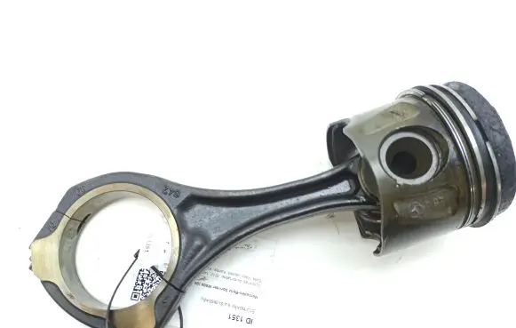 Mercedes-Benz Sprinter W906 Piston with connecting rod
