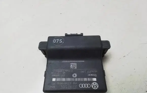 Volkswagen PASSAT B6 Gateway control module 3C0907951A 402063 3C0907530C