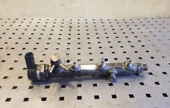 Audi Q7 4L Fuel main line pipe 057130764AE 0281006254
