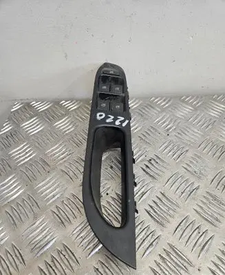 Seat Ibiza III (6L) Electric window control switch 6L1867171C TE0020261