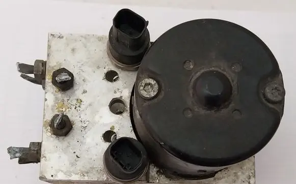 Mercedes-Benz Vaneo W414 ABS Pump A0044310912