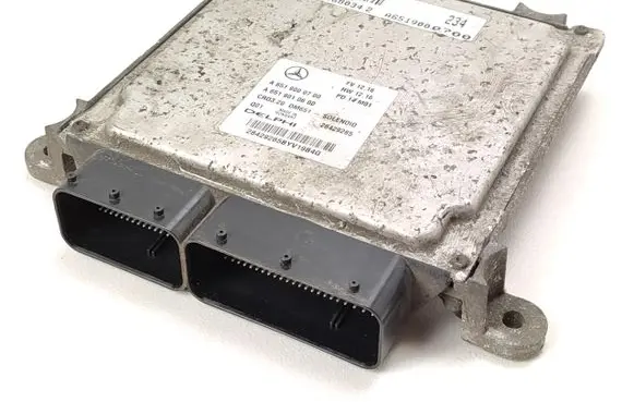 Mercedes-Benz E W212 Engine control unit/module ECU 6519000700