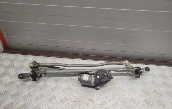 Chrysler Pacifica Front wiper linkage and motor 68229327AC