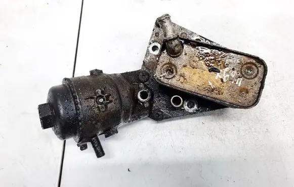 Opel Astra H Oil filter cover 