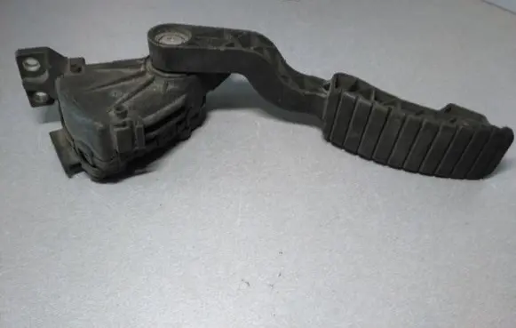 Renault Laguna II Accelerator throttle pedal 6PV00811901 8200003392