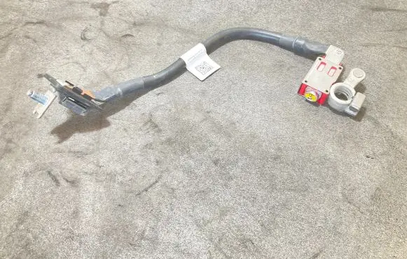 Mercedes-Benz Sprinter W906 Positive cable (battery) A9064401066 L17005Q00101