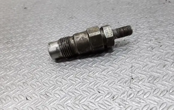 Nissan Sunny Fuel injector 71B1361