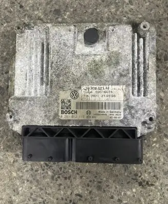 Volkswagen PASSAT B6 Engine control unit/module