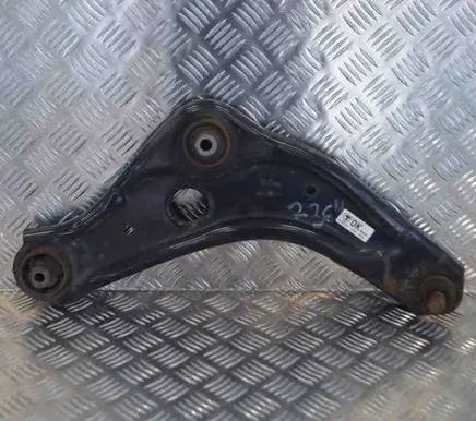 Nissan Qashqai Front lower control arm/wishbone