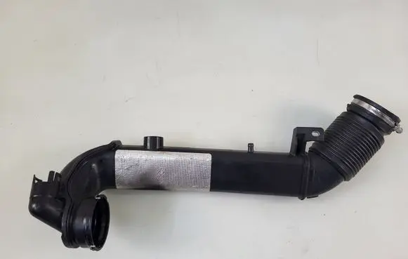 BMW 2 F45 Air intake hose/pipe 8511377