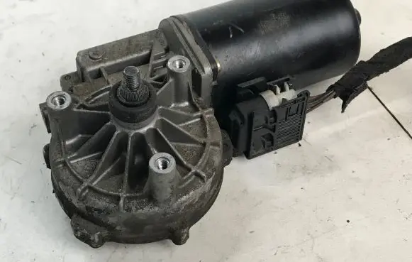 BMW 5 E39 Wiper motor 8360603 3331603 404202