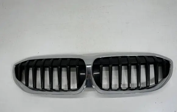 BMW 3 G20 G21 Front bumper upper radiator grill 7449428 7457037
