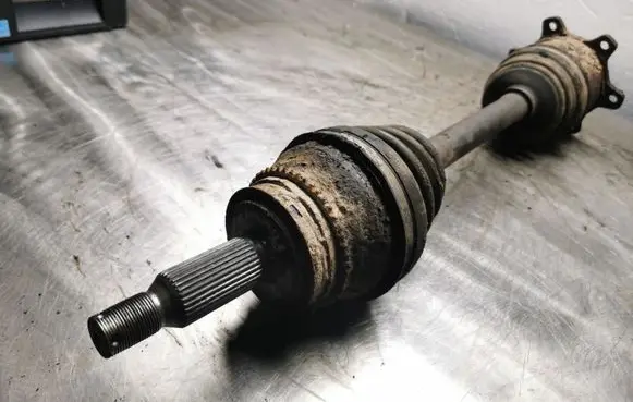 Mitsubishi Pajero Rear driveshaft