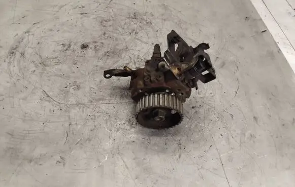 Ford Focus Fuel injection high pressure pump 9683703780A