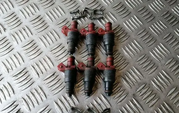 Mercedes-Benz SL R129 Fuel injectors set 0000788523