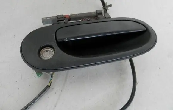 Nissan Almera Tino Front door exterior handle 