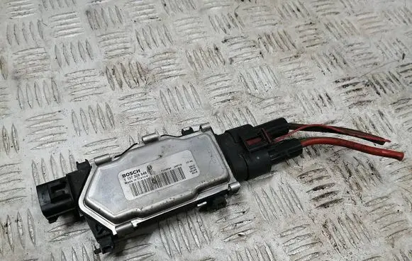Mercedes-Benz B W246 W242 Coolant fan relay 1137328648