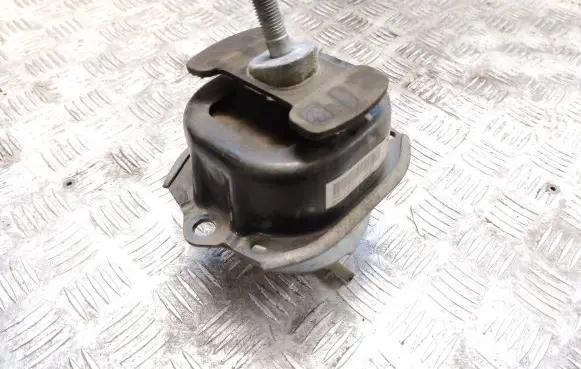 Engine mount bracket