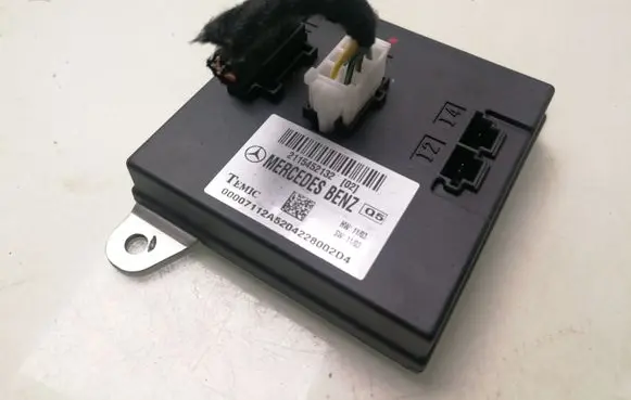 Mercedes-Benz E W211 Comfort/convenience module 2115452132