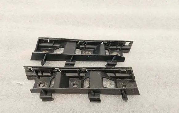 Volkswagen PASSAT B6 Front bumper mounting bracket 3C0807183 3C0807184