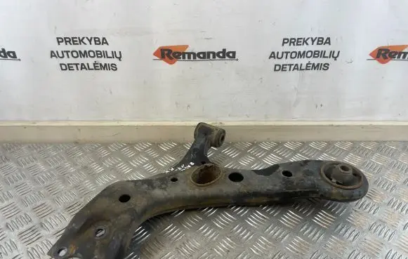 Toyota RAV 4 (XA40) Front lower control arm/wishbone