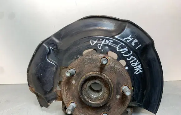 Toyota Auris E180 Front wheel hub