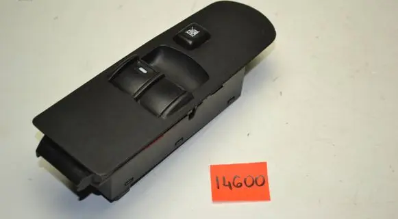 Mitsubishi Colt Electric window control switch 8608A179 C8DD463M 1030H6