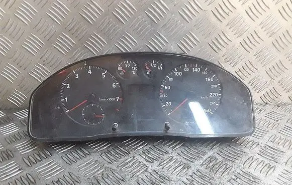 Audi A4 S4 B5 8D Speedometer (instrument cluster) 88311225