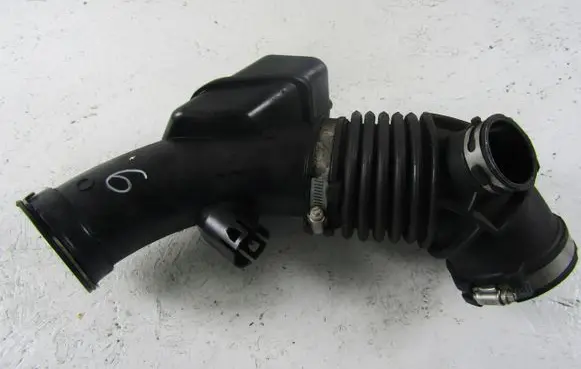 BMW 5 G30 G31 G38 Air intake duct part 8587573